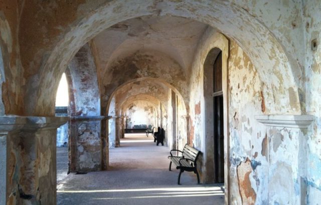 Corridor outside the officers quarters at the Castillo de San Cristobal in San Juan, Puerto Rico – Author: Peter McKay – CC0