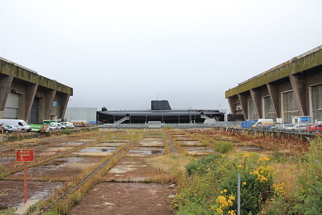 The submarine “La Flore,” between K1 and K2 blocks/ Author: XIIIfromTOKYO – CC BY 3.0