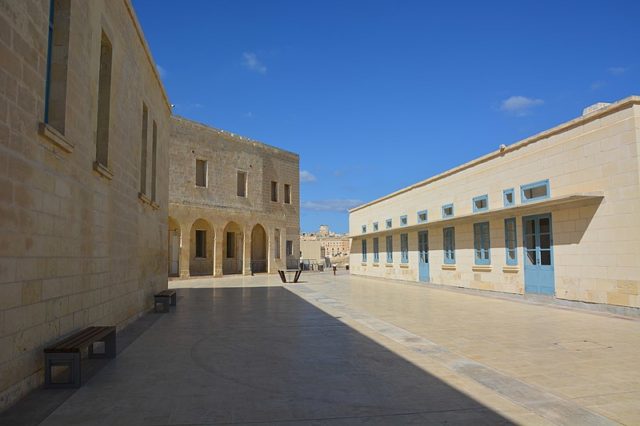 Part of the fort’s interior. Author: G.Mannaerts – CC BY-SA 4.0