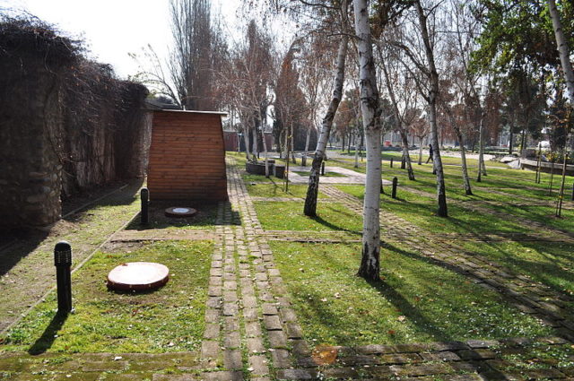 Part of the memorial center. Author: Arturo Rinaldi Villegas – CC BY-SA 3.0