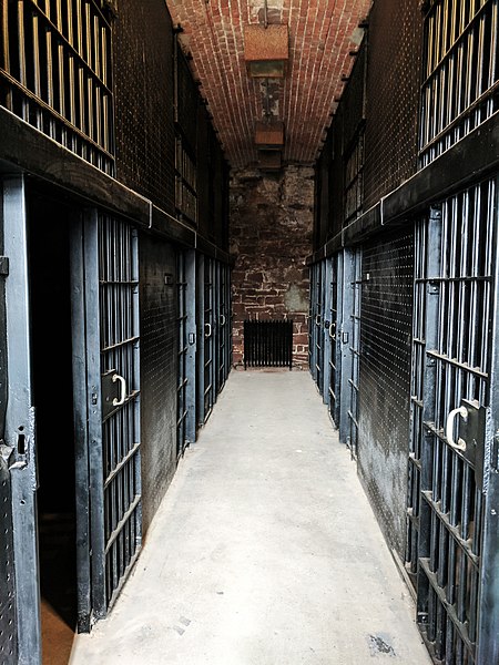 Some of the prison cells. Author: Mary Browlee – CC BY-SA 4.0