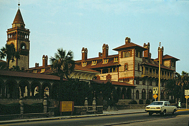 The hotel in 1979. Author: Rainer Halama – CC BY-SA 3.0