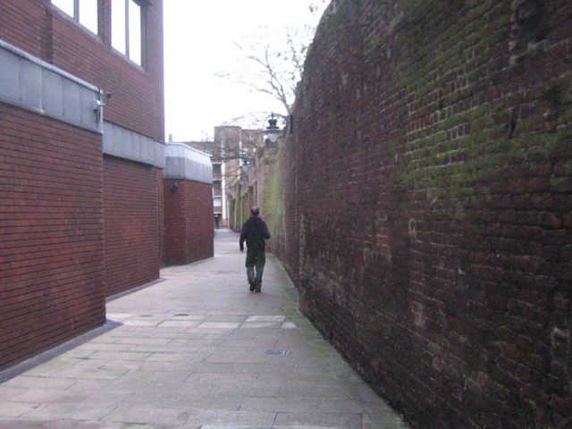 The wall and part of the library. Author: Gordon Joly – CC BY-SA 2.0