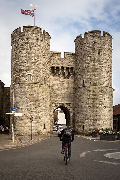 Westgate in 2016. Author: Rafa Esteve – CC BY-SA 4.0