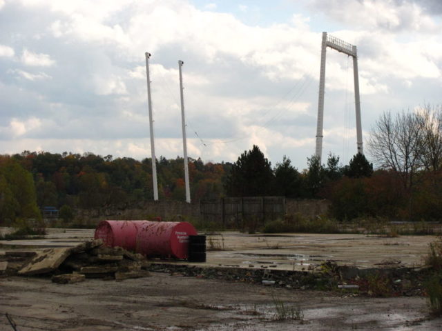 One of the last standing rides, Ripcord, pictured in 2011 – Author: Jeremy Thompson – CC BY 2.0