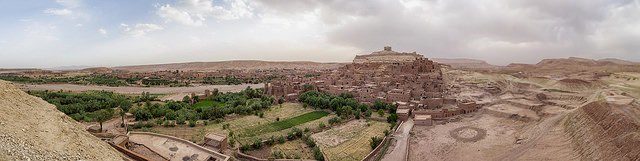 The old village, built on the slope to a cliff, is a very popular filming location. “Lawrance of Arabia,” “Kingdom of Heaven,” “Alexander,” “Prince of Persia,” and “Game of Thrones” were all shot there. Last, but not least, almost half of the movie “Gladiator” takes place in Aït Benhaddou. James Merhebi CC BY-NC 2.0