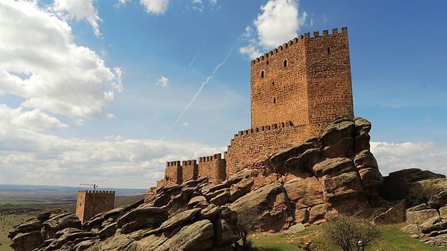 The Castle of Zafra, situated atop a large rock at an altitude of 1,400 meters, is located near Campillo de Dueñas in Guadalajara, Spain. It is now private property. Borjaanimal CC BY-SA 3.0