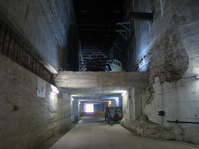 The interior of the bunker/ Author: Prioryman – CC BY-SA 4.0