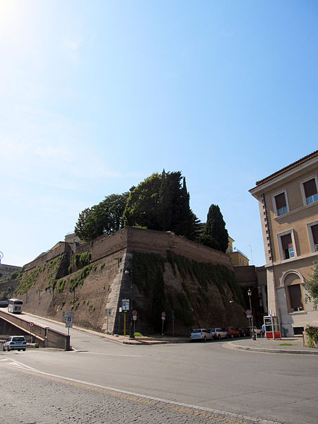 Aurelian Wall section perfectly preserved today. Author: daryl_mitchell – CC BY-SA 2.0