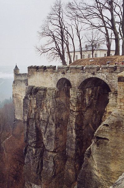 The castle on the rocks. Author: Norbert Kaiser – CC BY-SA 3.0