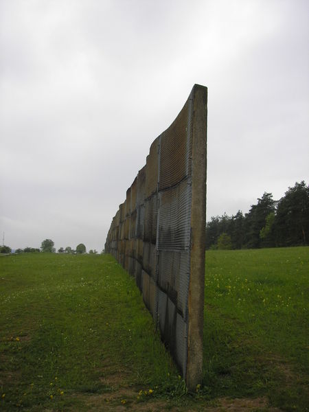 Part of the East German border fence. Author: Michael Sander – CC BY-SA 3.0