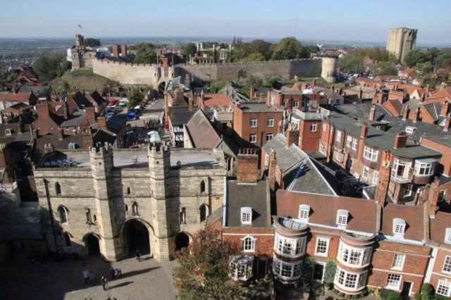 Lincoln Castle in the background. Author: Karen Roe – CC BY 2.0