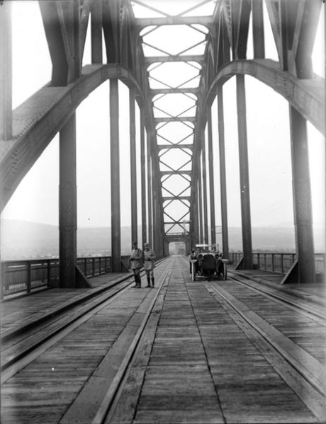 Old photo of the bridge in its full glory.