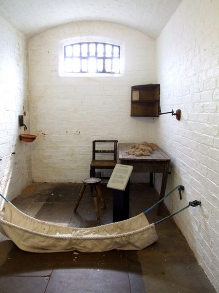 Photo of the prison cell in Lincoln Castle. Author: Dave Hitchborne – CC BY-SA 2.0