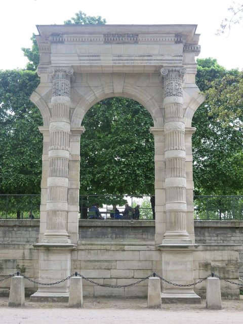 Remaining of arcades of Tuileries Palace.