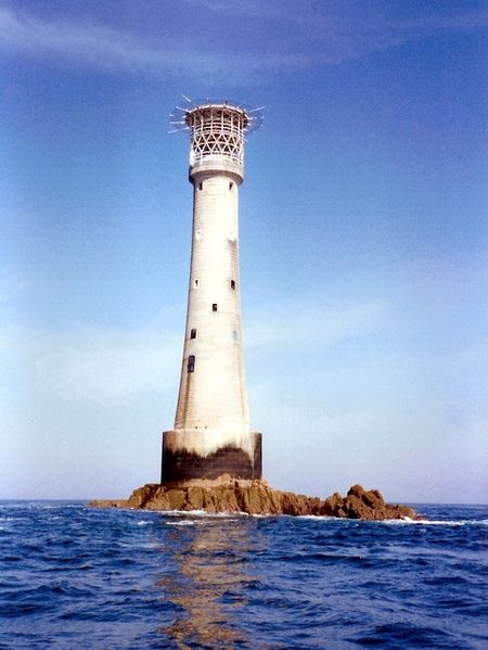 The lonely Bishops Rock Lighthouse. Author: Peter Jordan – CC BY-SA 2.0