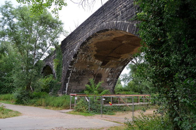 A section of the old Hindenburg Bridge. Author: RomkeHoekstra – CC BY-SA 4.0