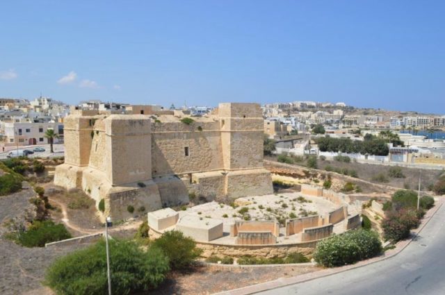 St. Thomas Tower, view from Jerma Palace Hotel – Author: Continentaleurope – CC BY-SA 4.0