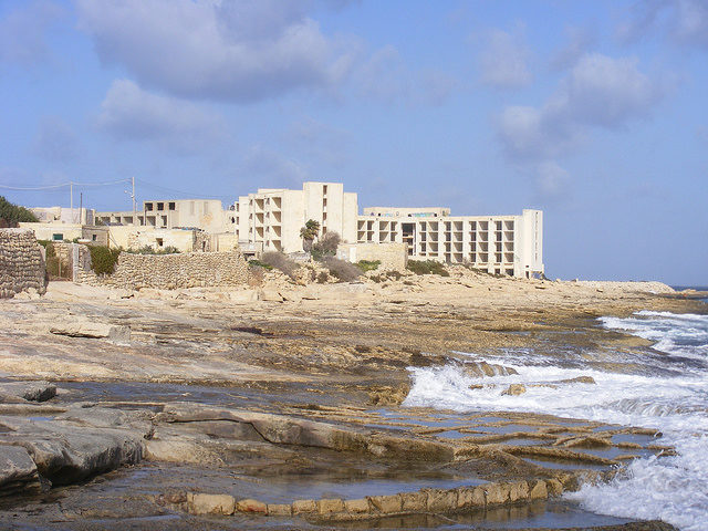 The abandoned Jerma Palace Hotel, Marsaskala – Author: Sludge G – CC BY 2.0