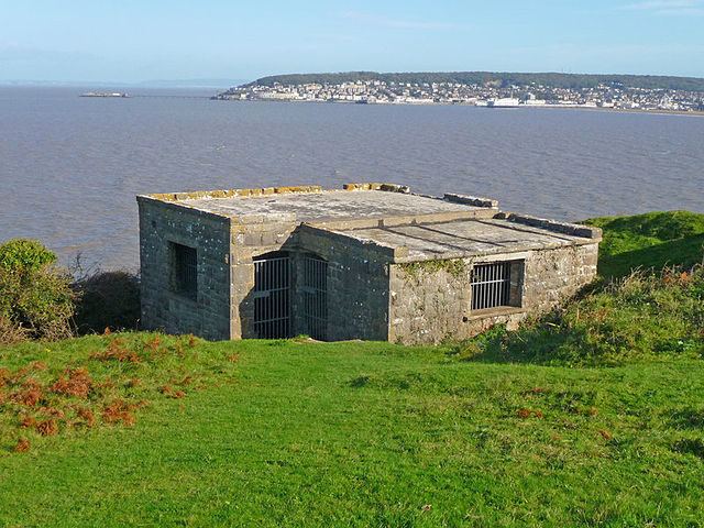 A bunker/ Author: Chris Talbot – CC BY-SA 2.0