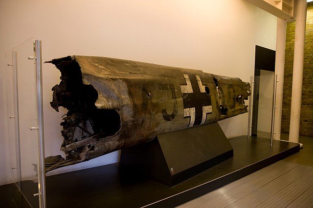 Part of the remains of Hess’s Bf 110, Imperial War Museum (2008)/ Author: DanielHP – CC BY-SA 2.0