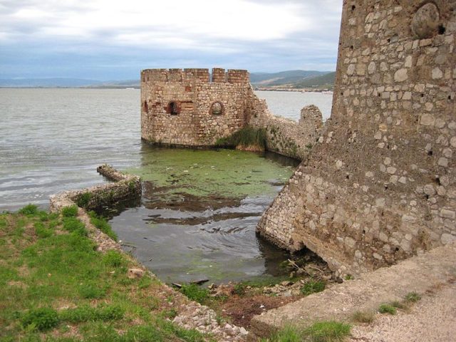 A flooded tower. Author: Grozni Laki – CC BY-SA 3.0