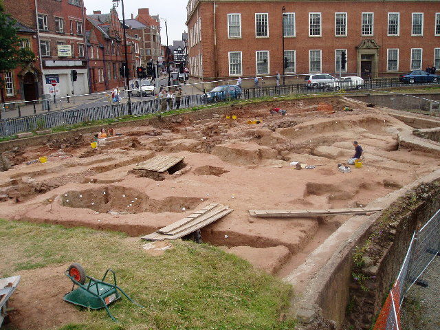 Archaeological excavations of the site. Author: Charles Rawding – CC BY-SA 2.0