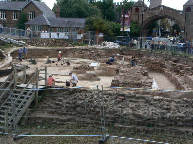 Archaeological excavations in progress. Author: Łukasz Nurczyński – CC BY-SA 4.0