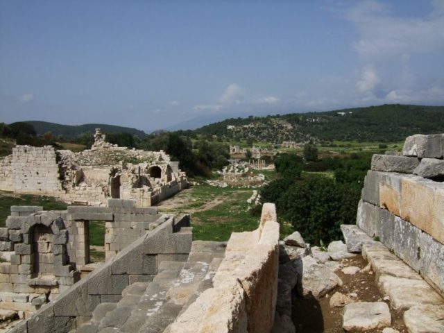 Photo from the top of the theater. Author: Junkmale2000 – CC BY 3.0