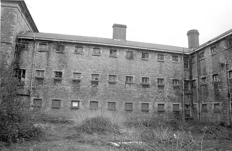 The back of the hospital in 2000. Author: Moriarty01 – CC BY-SA 3.0