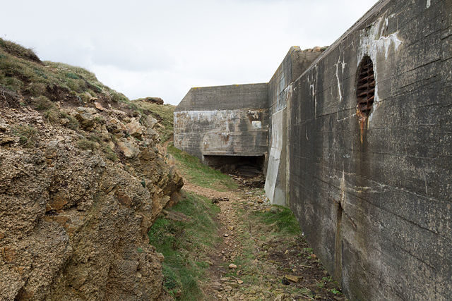 The bunker adjoining the MP3 tower/ Author: Danrok – CC BY-SA 3.0