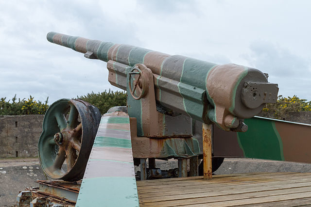 A 6-inch K 418(f) gun is on display at the site/ Author: Danrok – CC BY-SA 3.0