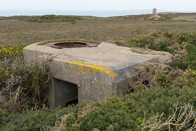 One of the Ringstände, also known as “Tobruk”: constructed to accommodate the turret from a captured tank Renault FT-17/ Author: Danrok – CC BY-SA 3.0