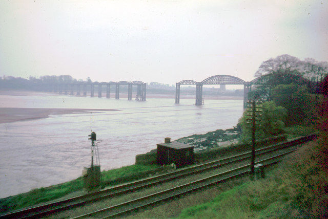 After the accident – the barges took out pier 17 and two of the spans. Author: John Thorn – CC BY-SA 2.0