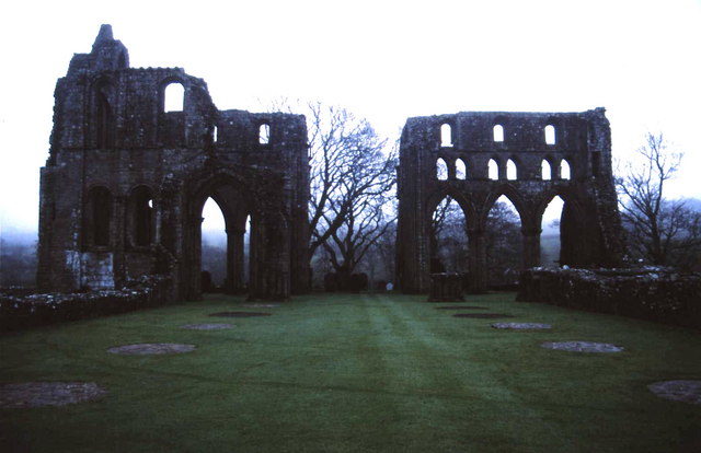 Ruins at dusk. Author: Anthony O’Neil – CC BY-SA 2.0