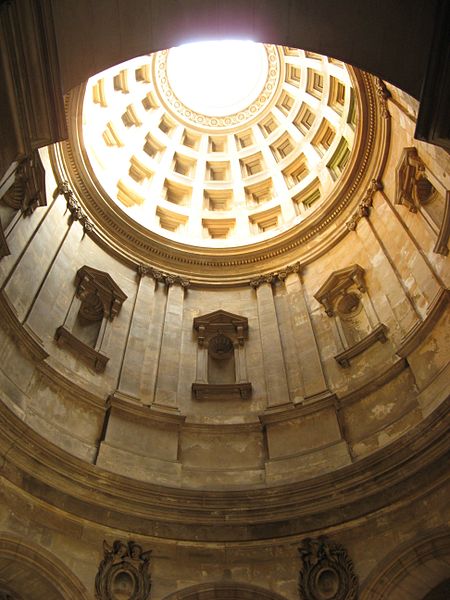 The interior of the mausoleum. Author: I, Supergolden – CC BY-SA 3.0