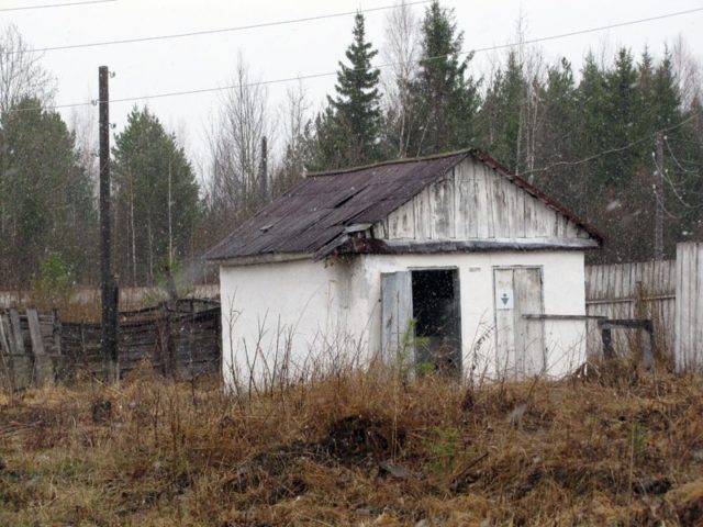 Camp toilet ©Ilya Buyanovskiy