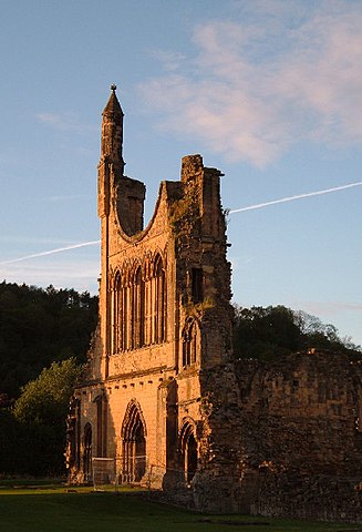 The abbey was built in the 12th century/ Author: Alison Stamp – CC BY-SA 2.0