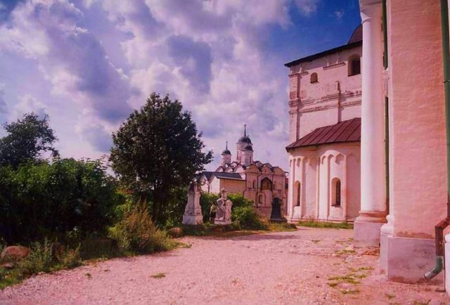 Church of Archangel Gabriel part of the monastic complex. Author: Elisa.rolle – CC BY-SA 3.0