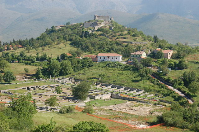 General view of the town.