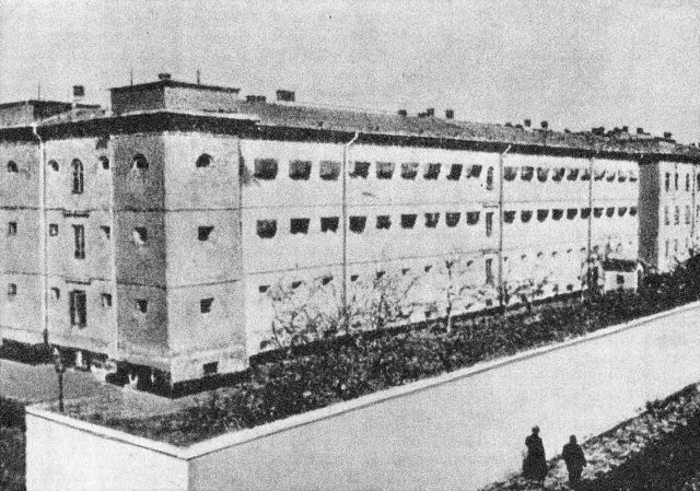 The prison at the start of the 20th century.