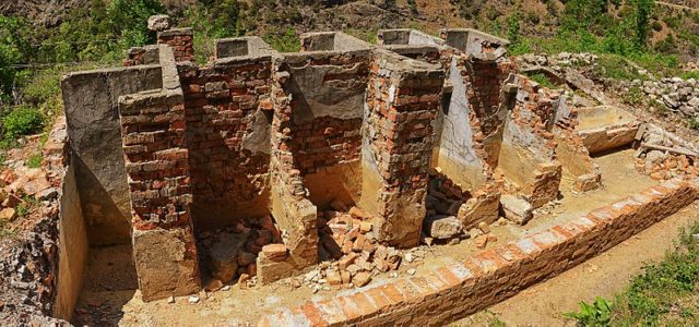 The prisoners’ latrine. Author: Pasztilla aka Attila Terbócs – CC BY-SA 4.0