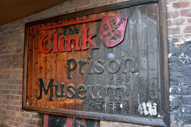 The sign of the Clink Prison Museum. Author: Mike Peel – CC BY-SA 4.0