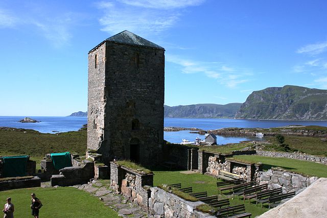 The tower of St. Albanus Church/ Author: Kremle – CC BY-SA 3.0