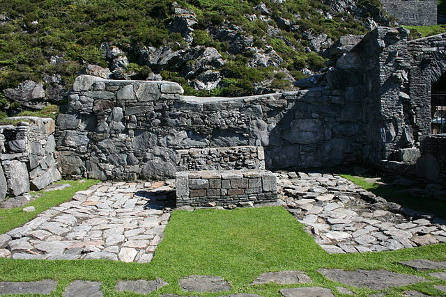 Altar at the Albanus church/ Author: Ivar Vik – CC BY-SA 3.0