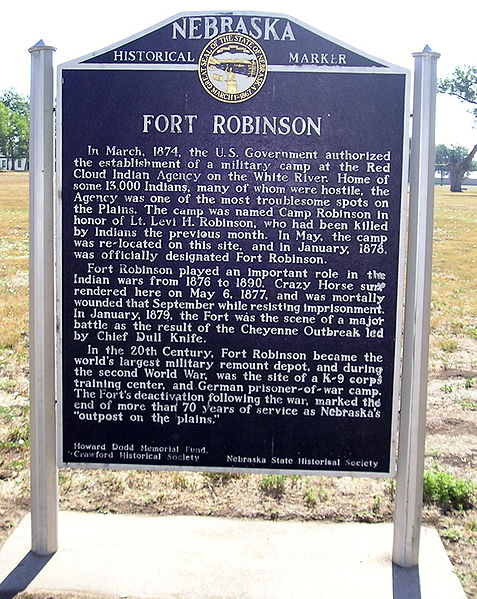 Fort Robinson Plaque. Author: Patrickdf – CC BY-SA 3.0