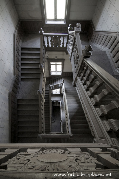 The main staircase ©Sylvain Margaine forbidden-places.net