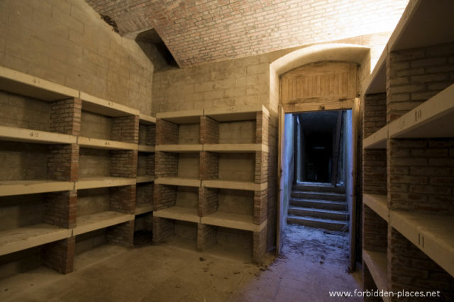 Wine cellar ©Sylvain Margaine forbidden-places.net