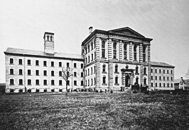 The jail in the 1860s. Author: Canadian Heritage Gallery
