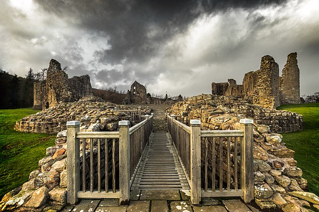 A panoramic view of the site/ Author: Neil Williamson CC BY-SA 3.0